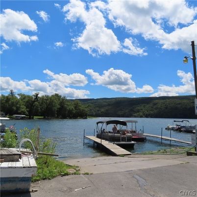Exterior, Lake