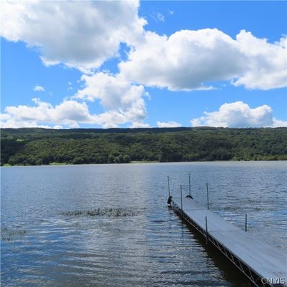 Exterior, Lake