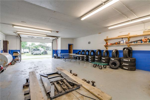 Garage, Interior