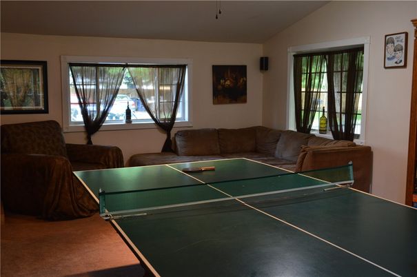 Game Room, Interior