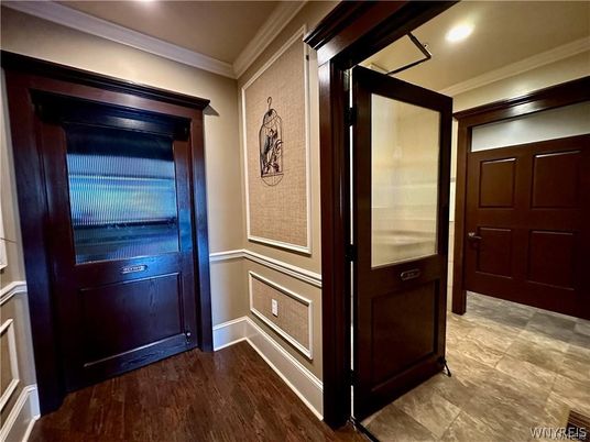 Interior, Recessed Lighting, Wood Texture Flooring