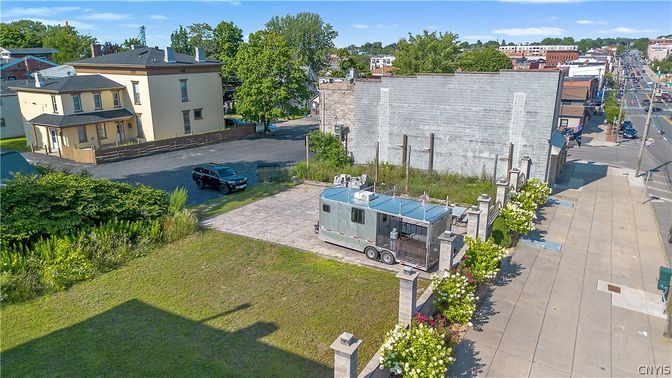 Exterior, Drone