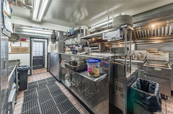 Interior, Stainless Steel Appliances