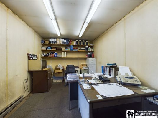 Home Office, Interior