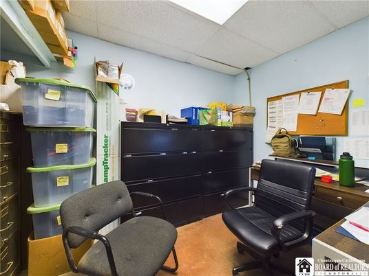 Home Office, Interior