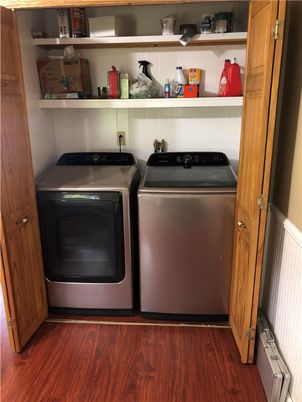 Interior, Utility Closets, Washer, Wood Texture Flooring