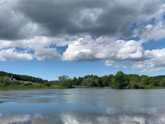 Exterior, Lake