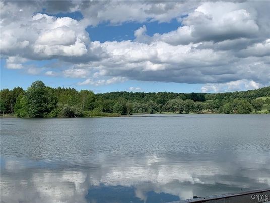 Exterior, Lake