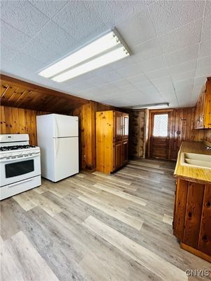 Interior, Kitchen, Wood Texture Flooring, Wooden Walls