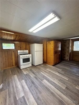 Interior, Kitchen, Wood Texture Flooring, Wooden Walls