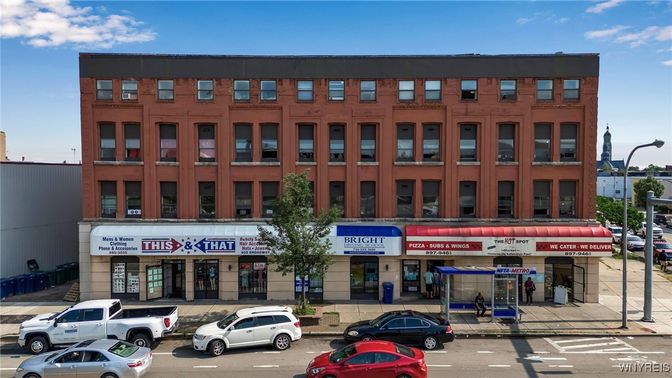 Exterior, Facade, Condo Building