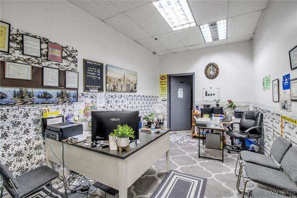Home Office, Interior