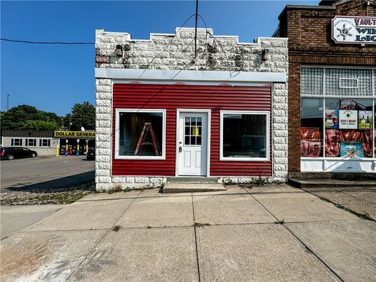Exterior, Facade, None