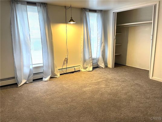 Empty room, Interior, Pendant Lights