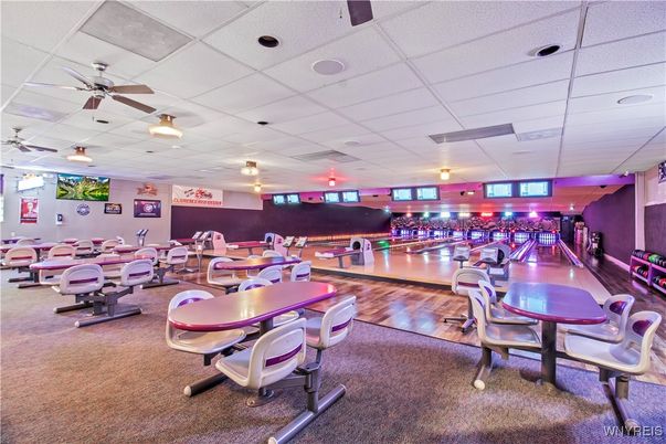 Dining room, Interior
