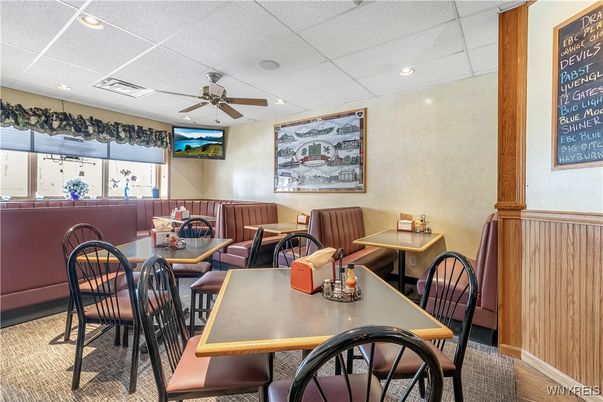 Dining room, Interior, Recessed Lighting