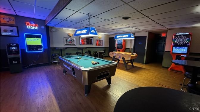 Billiard Table, Game Room, Interior, Wood Texture Flooring