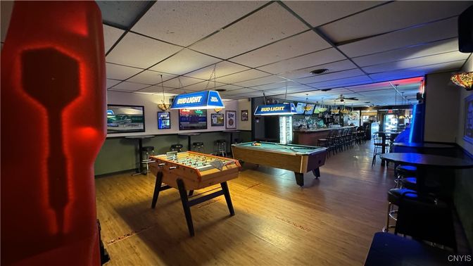Billiard Table, Game Room, Interior, Wood Texture Flooring