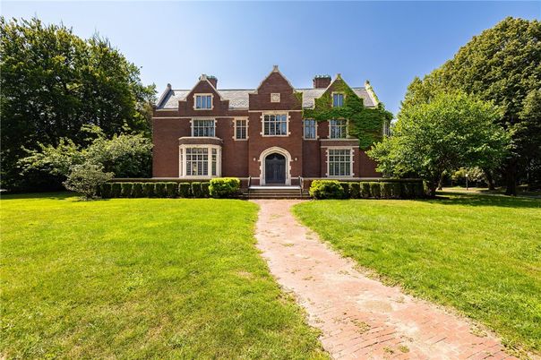 Backyard, Exterior, Facade, Brick Facade, French Provincial