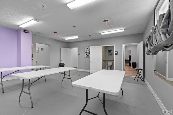 Game Room, Interior