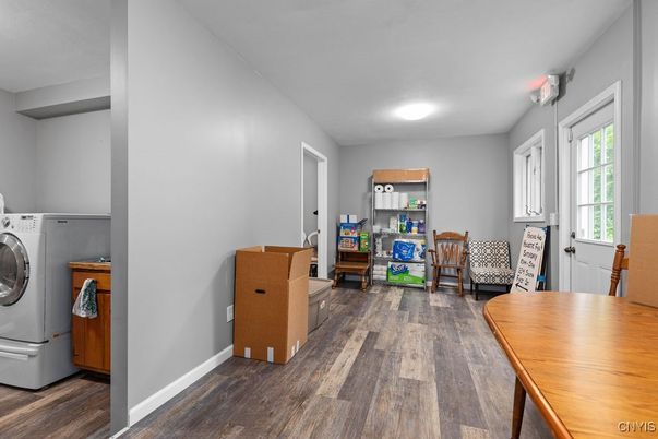 Interior, Recessed Lighting, Washer, Wood Texture Flooring