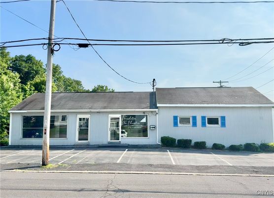 Exterior, Facade, Cape Cod