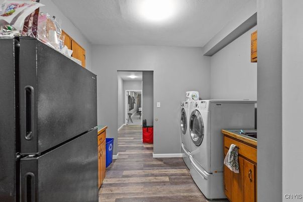 Interior, Washer, Wood Texture Flooring