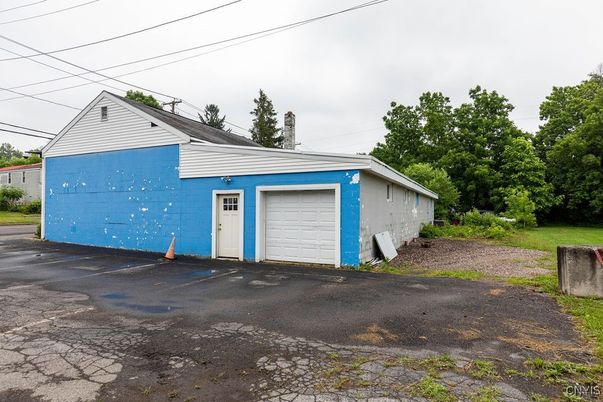 Detached Garage, Exterior