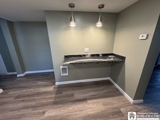 Interior, Pendant Lights, Wood Texture Flooring