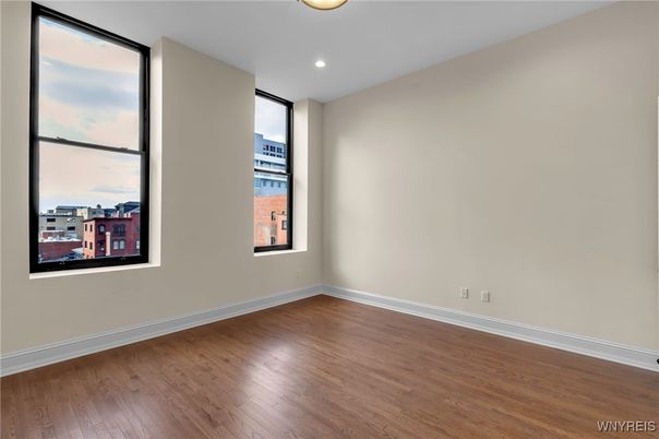 Empty room, Interior, Recessed Lighting, Wood Texture Flooring