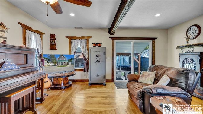 Interior, Living room, Piano, Recessed Lighting, Wood Texture Flooring