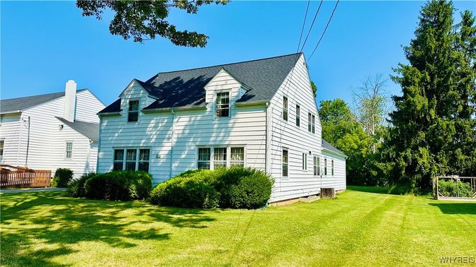 Backyard, Exterior, Facade, Cape Cod