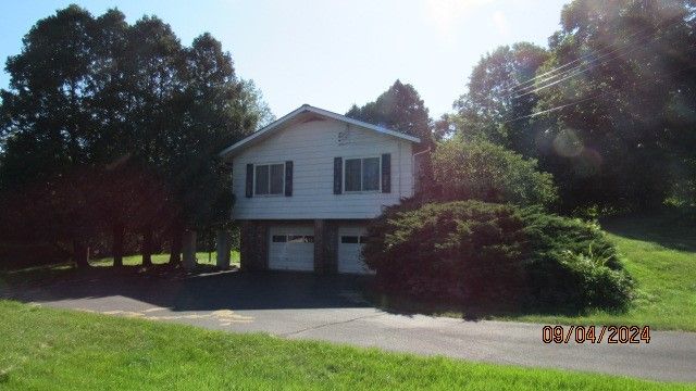 Attached, Backyard, Exterior, Facade, Split Level
