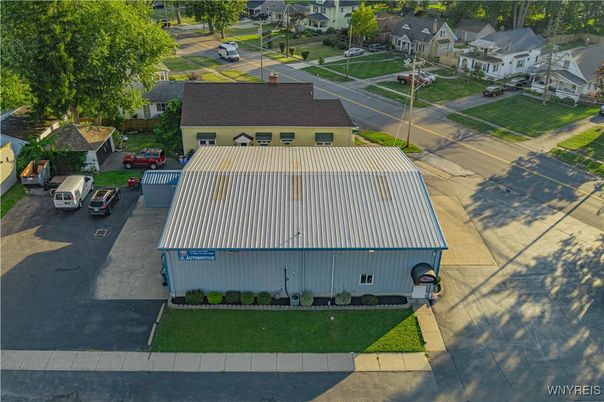 Exterior, Drone
