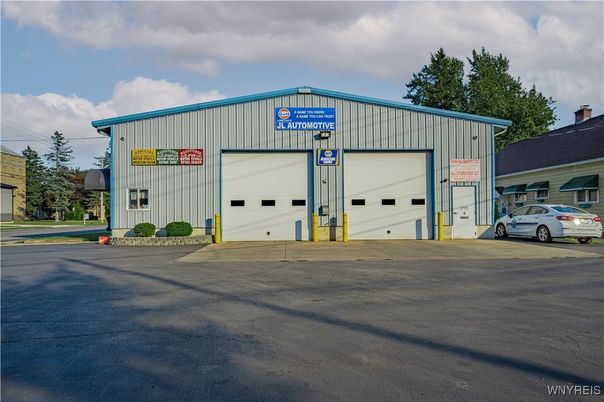 Detached Garage, Exterior