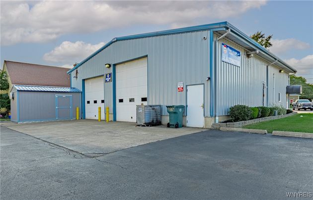 Detached Garage, Exterior