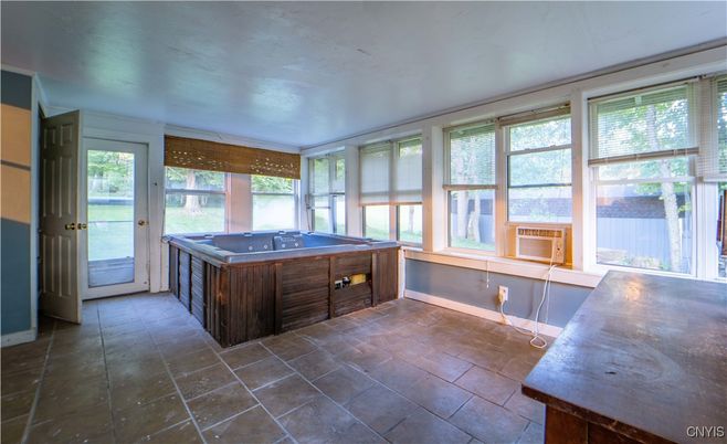 Hot Tub, Interior
