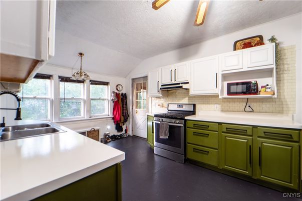 Interior, Kitchen, Pendant Lights, Stainless Steel Appliances
