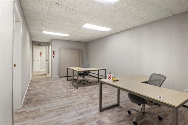 Home Office, Interior, Recessed Lighting, Wood Texture Flooring