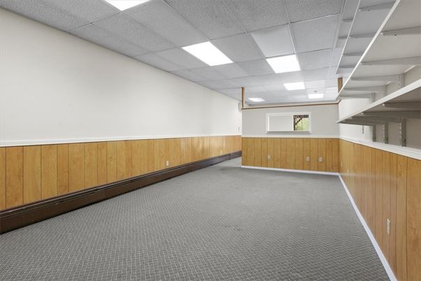 Empty room, Interior, Recessed Lighting, Wooden Walls