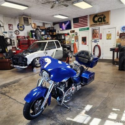 Garage, Interior