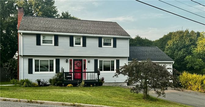 Exterior, Facade, Cape Cod