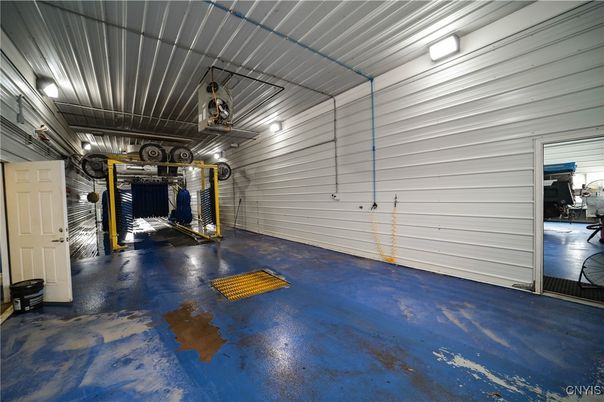 Garage, Interior