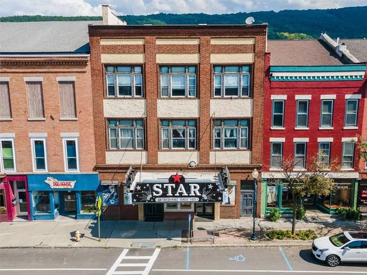 Exterior, Facade, Brick Facade, Rowhouse