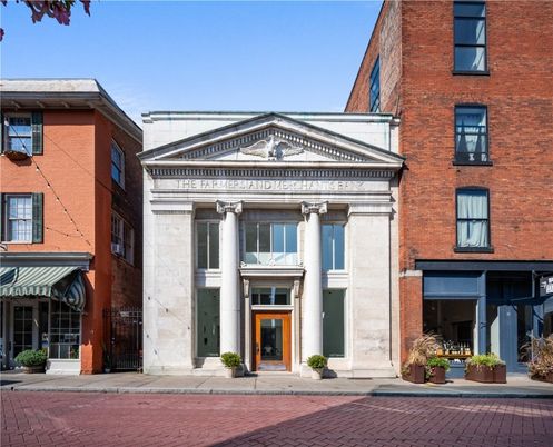 Exterior, Facade, Brick Facade, Rowhouse