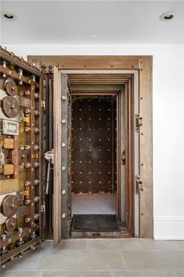 Interior, Wine Storage