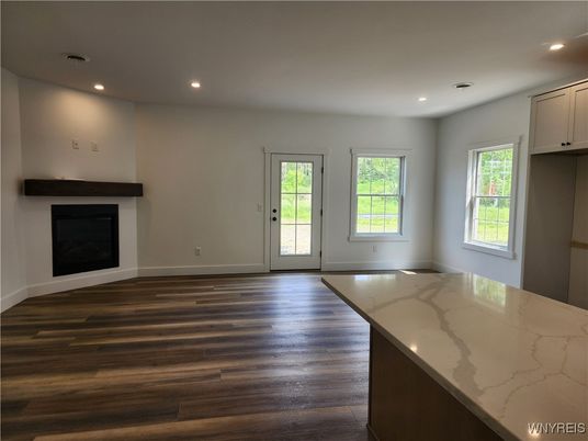 Dining room, Interior, Kitchen, Pendant Lights, Stainless Steel Appliances