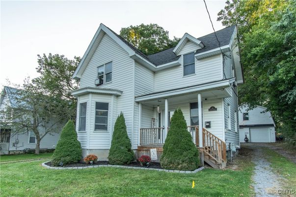 Exterior, Facade, Queen Anne Victorian