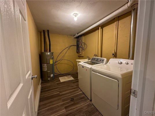 Interior, Washer, Wood Texture Flooring