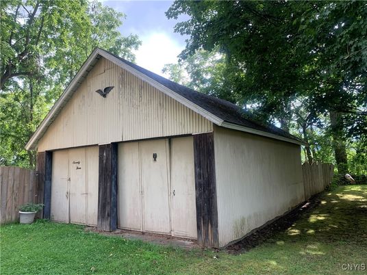 Detached Garage, Exterior